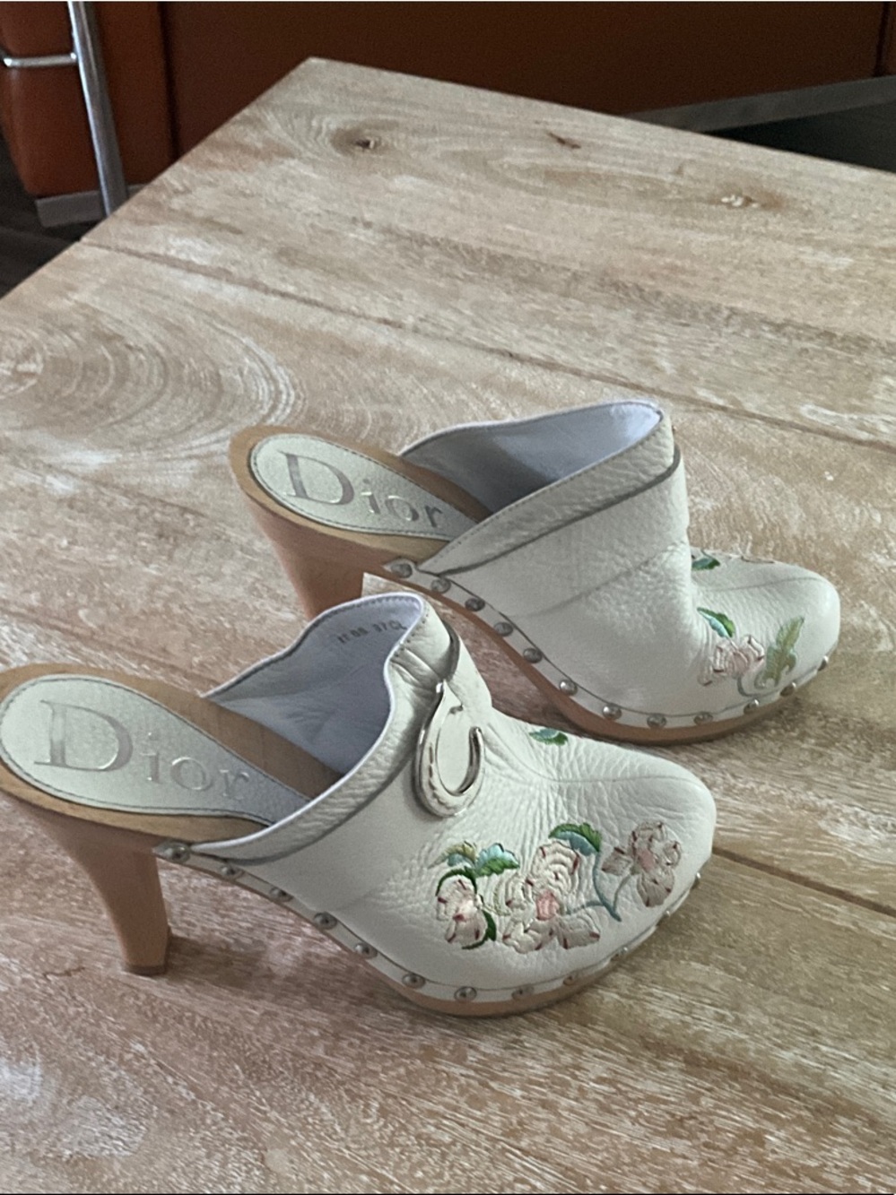 Dior White Leather Floral Embroidered Slide Clogs with Silver Buckle - Picture 3 of 10